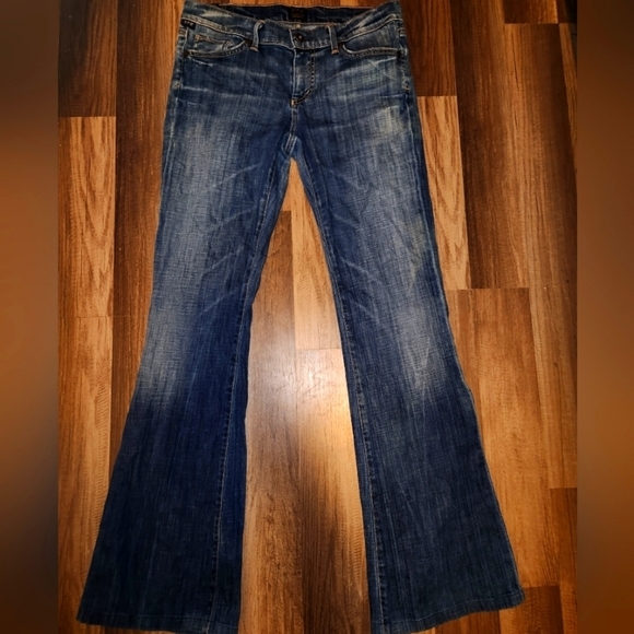 Citizens Of Humanity Denim - CITIZENS of Humanity Ingrid low rise flare jeans size 28 inseam 31' dark wash.